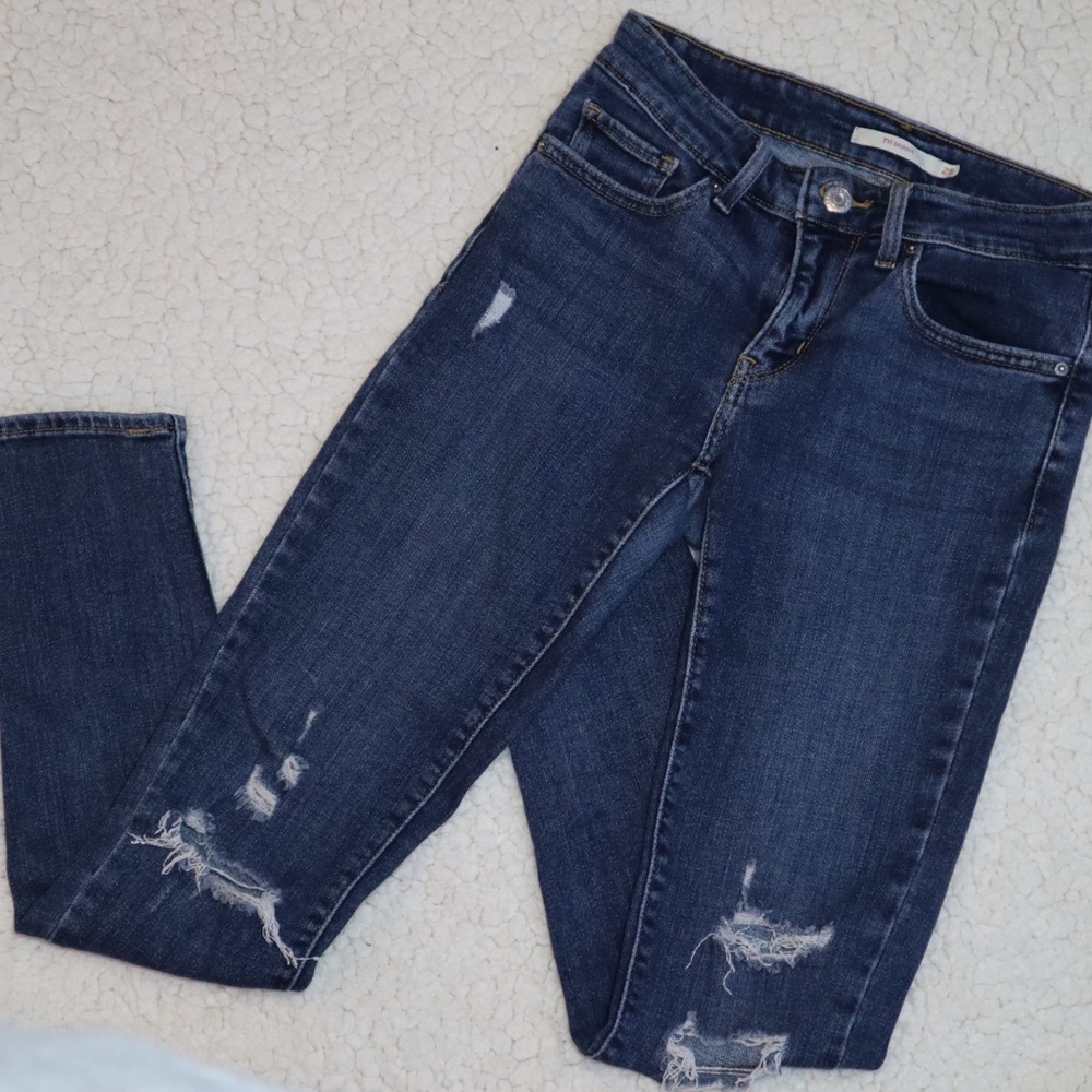 Levi Ripped Skinny Jeans